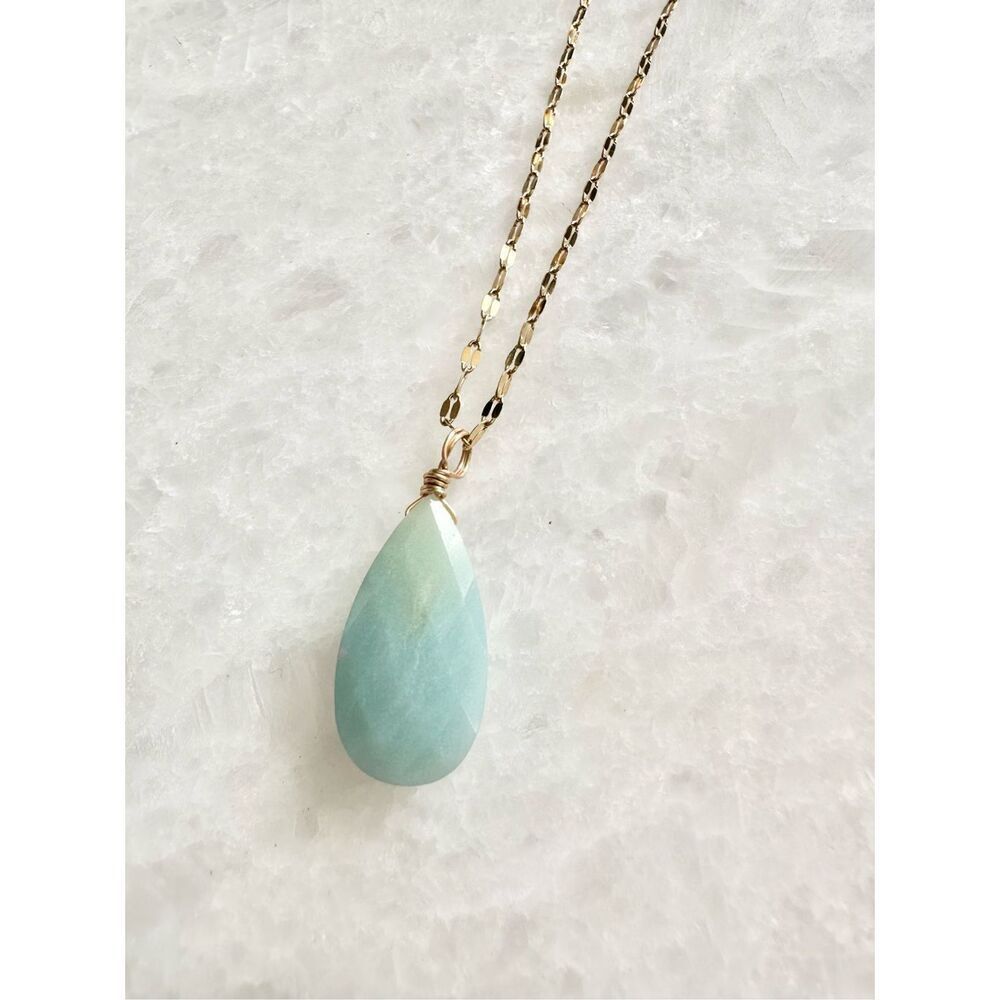 Light mint Jade color tear drop pendant necklace